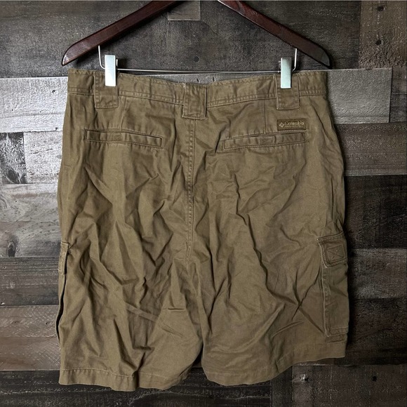 SOLD NWT Columbia Mens Hiking Shorts 36 - Picture 2 of 2